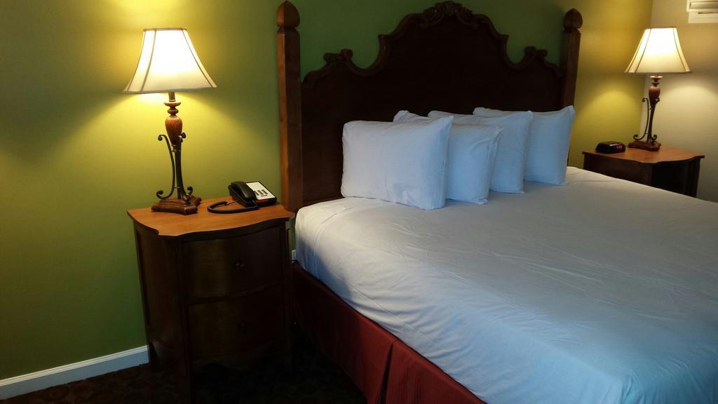 Kentucky Lake Inn Gilbertsville Phòng bức ảnh